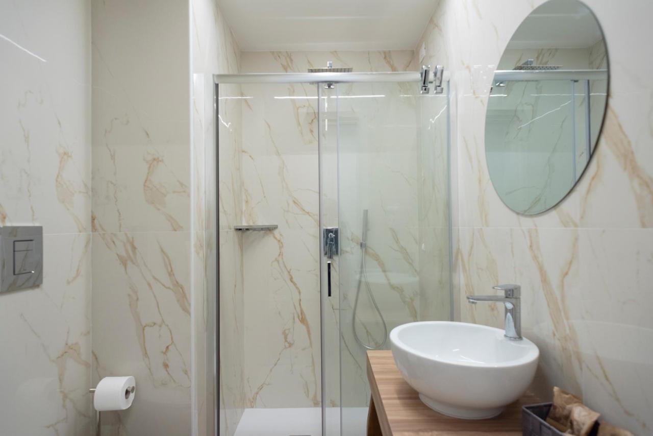 Toledo3 Hotel เนเปิลส์ ภายนอก รูปภาพ
