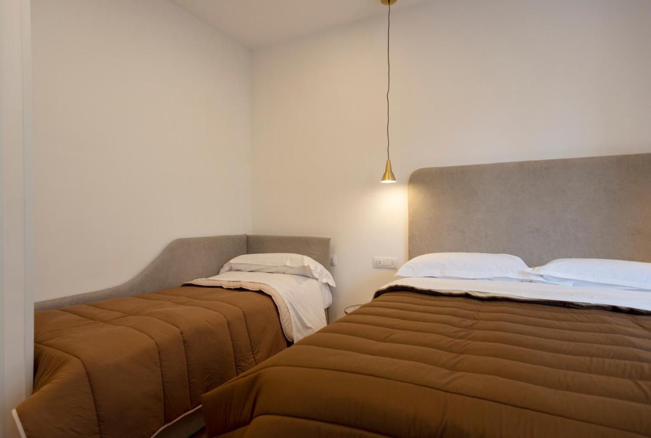 Toledo3 Hotel เนเปิลส์ ภายนอก รูปภาพ